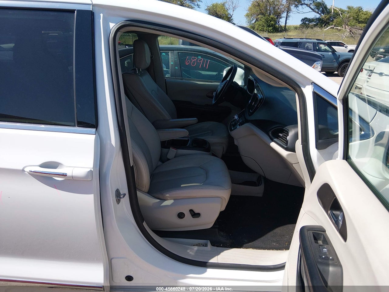2019 CHRYSLER PACIFICA TOURING L PLUS · 5/11