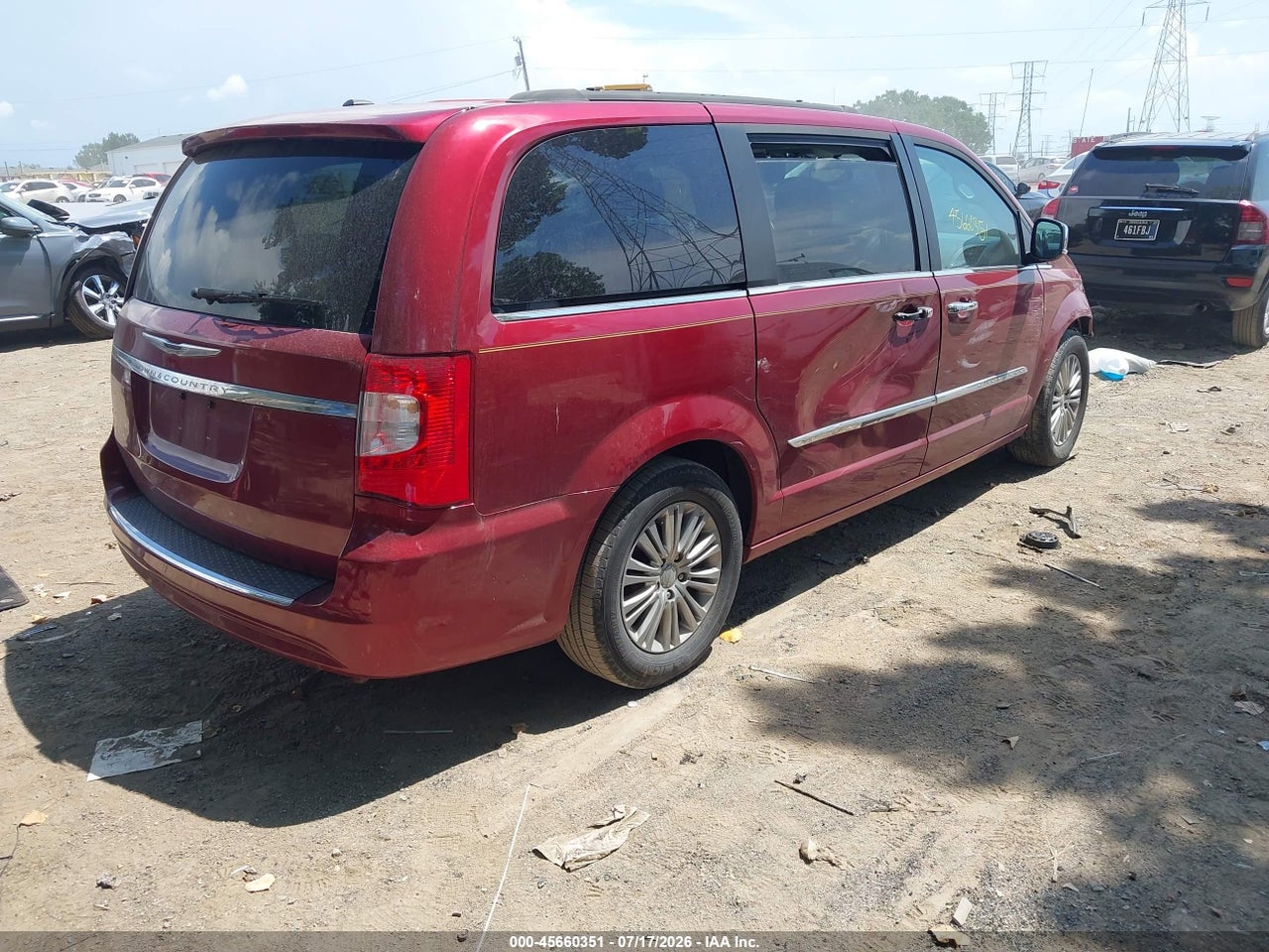 2016 CHRYSLER TOWN &amp; COUNTRY TOURING-L ANNIVERSARY EDITION · 4/11