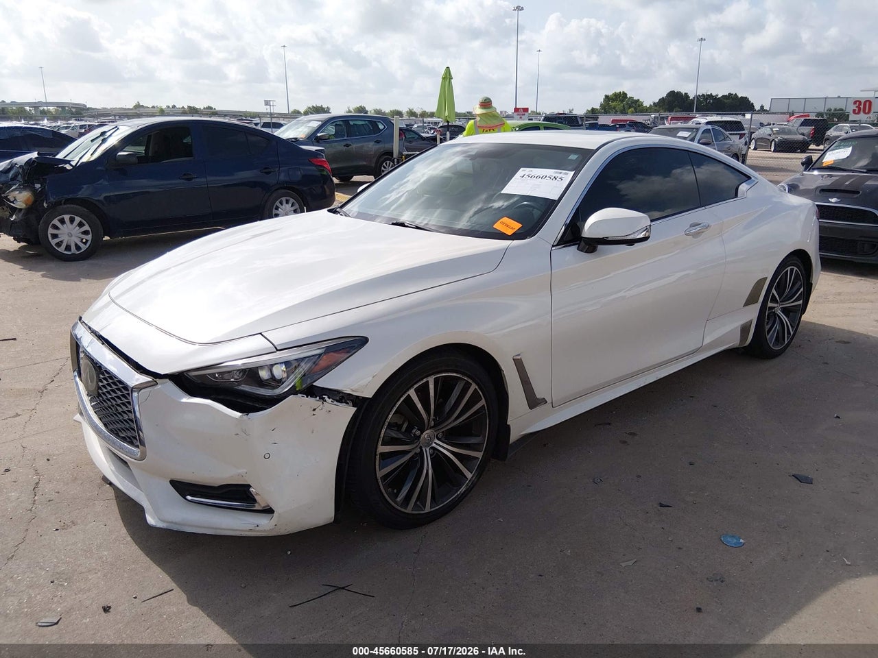 2017 INFINITI Q60 3.0T PREMIUM · 2/11
