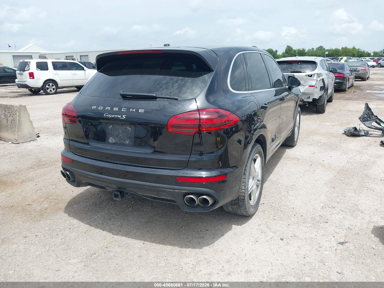 2015 PORSCHE CAYENNE S · 4/10