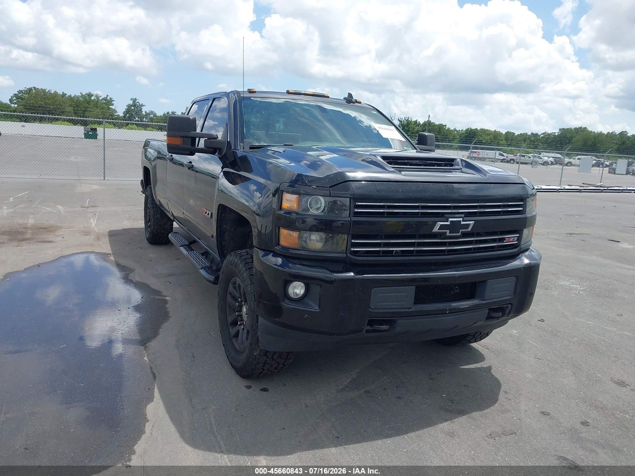 1GC1KWEYXHF****** · 2017 CHEVROLET SILVERADO 2500HD LTZ