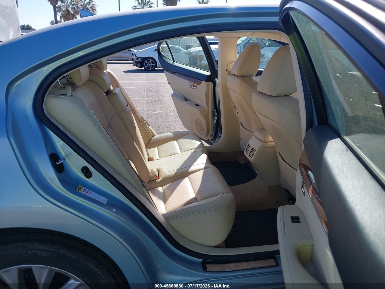 JTHBW1GG0D2****** · 2013 LEXUS ES 300H · 8/11