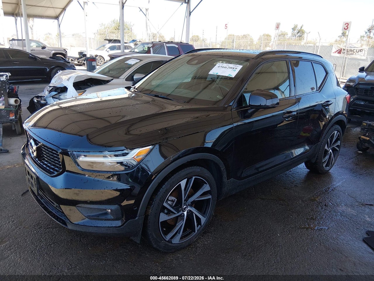 2020 VOLVO XC40 T5 R-DESIGN · 2/10