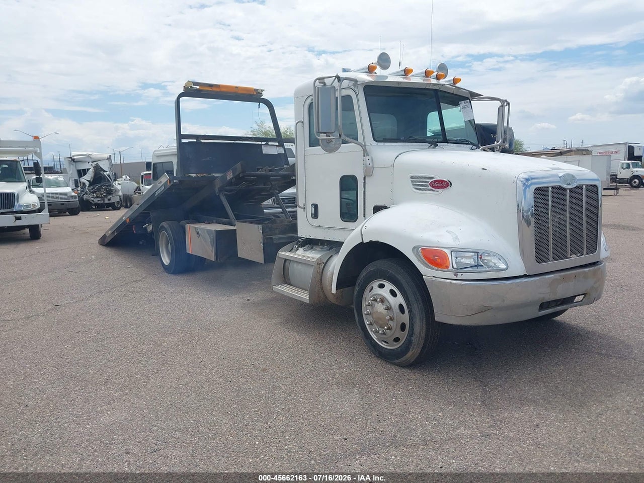 2NPLHZ6X97M****** · 2007 PETERBILT 335