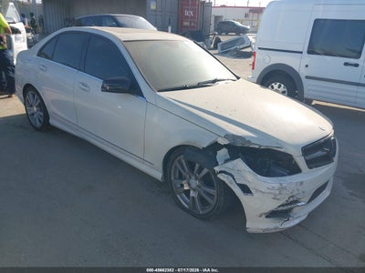 2011 MERCEDES-BENZ C 300 LUXURY/SPORT