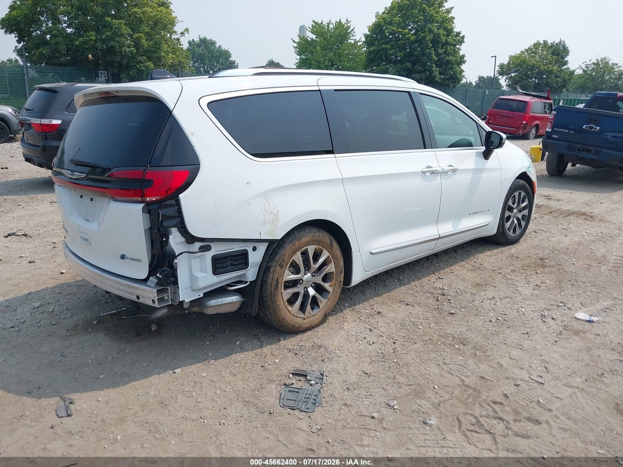 2023 CHRYSLER PACIFICA HYBRID PINNACLE · 4/10