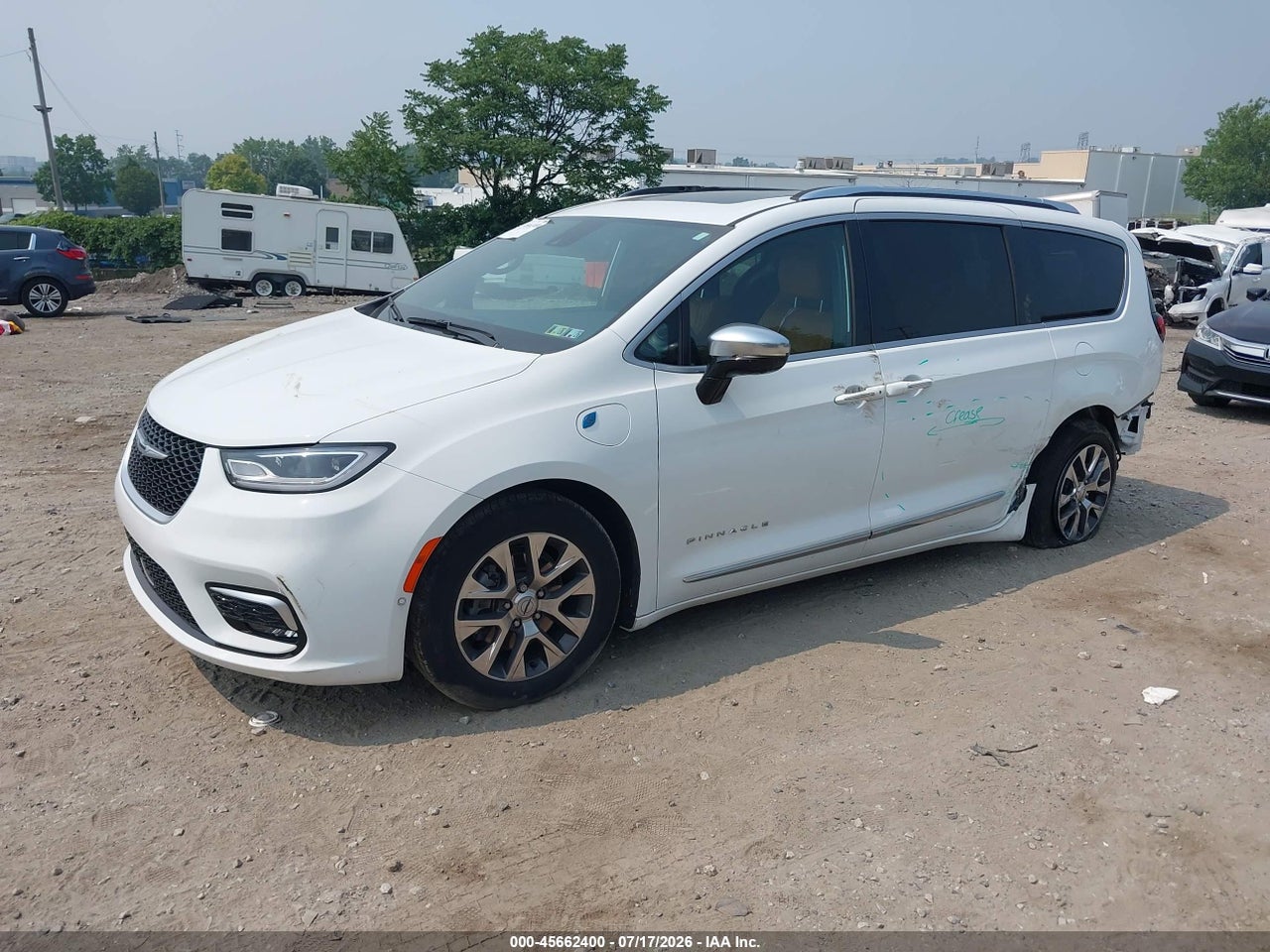 2023 CHRYSLER PACIFICA HYBRID PINNACLE · 2/10
