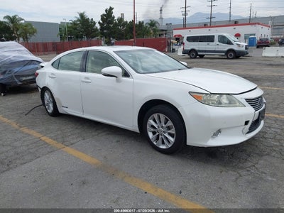 JTHBW1GG2E2****** · 2014 LEXUS ES 300H