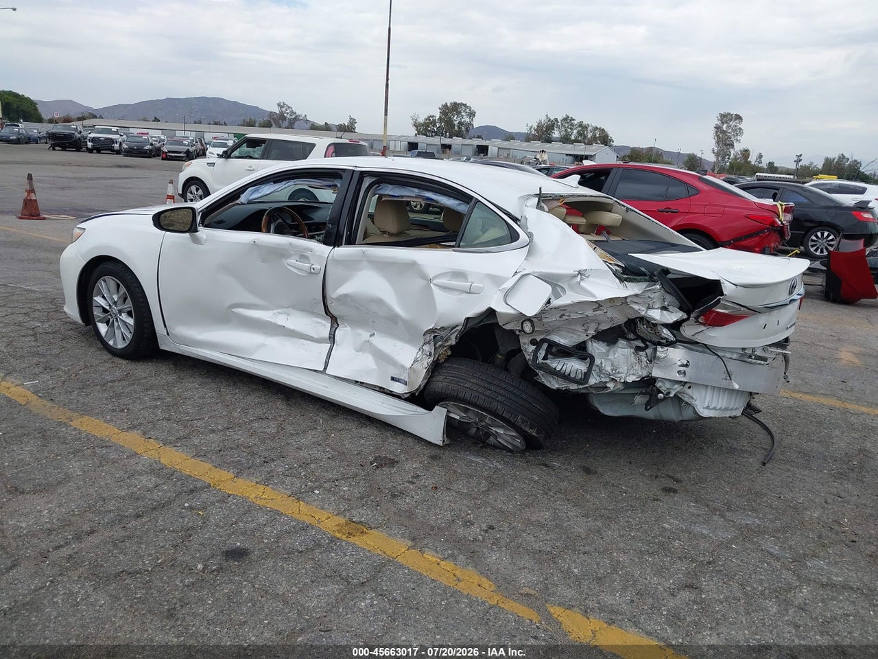 JTHBW1GG2E2****** · 2014 LEXUS ES 300H · 3/3