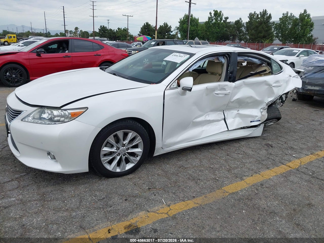 JTHBW1GG2E2****** · 2014 LEXUS ES 300H · 2/3