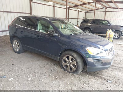 YV4952DL4D2****** · 2013 VOLVO XC60 3.2 PREMIER