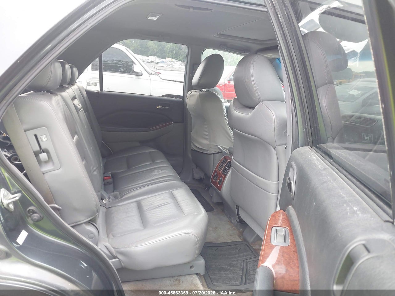 2HNYD18275H****** · 2005 ACURA MDX   · 8/11
