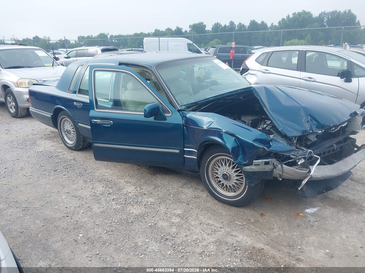 1LNLM82W2VY****** · 1997 LINCOLN TOWN CAR SIGNATURE