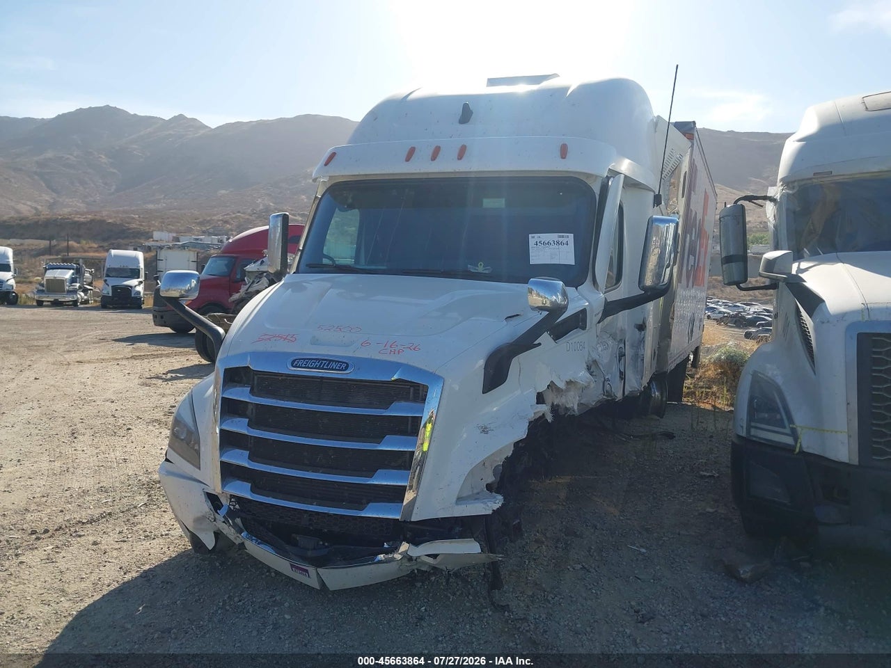 2020 FREIGHTLINER NEW CASCADIA 116 · 2/4