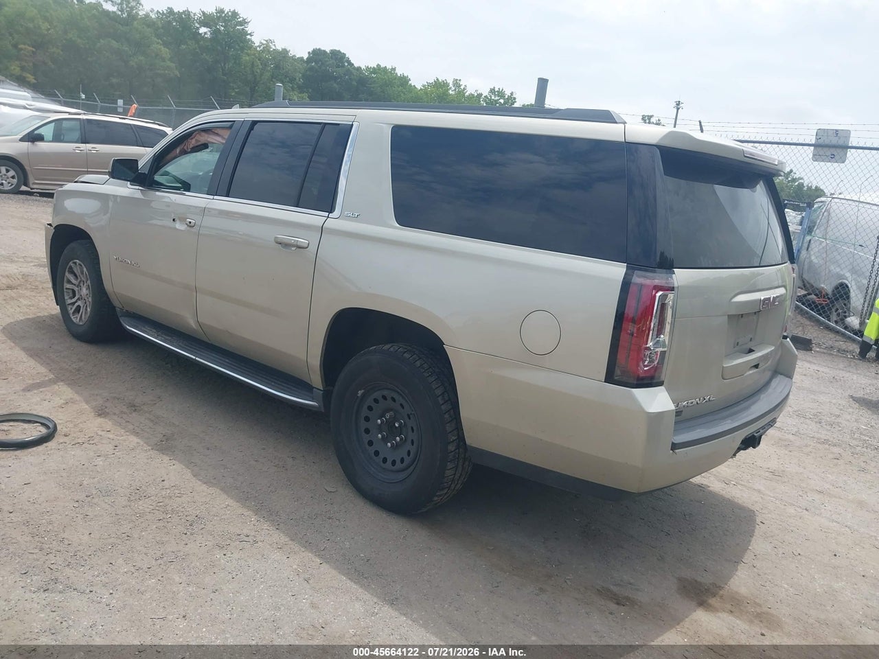 2017 GMC YUKON XL SLT · 3/11