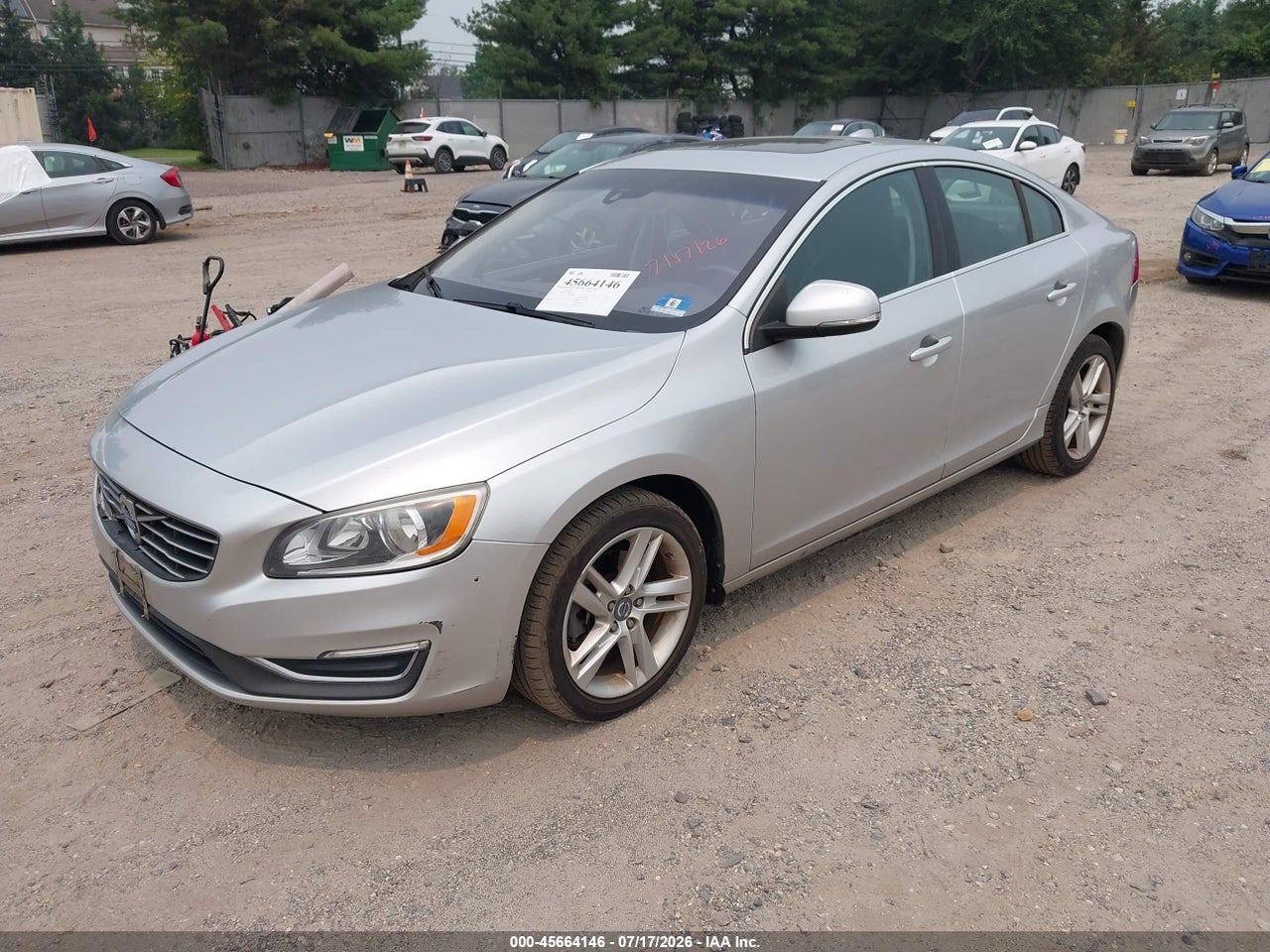 2015 VOLVO S60 T5 PREMIER · 2/4