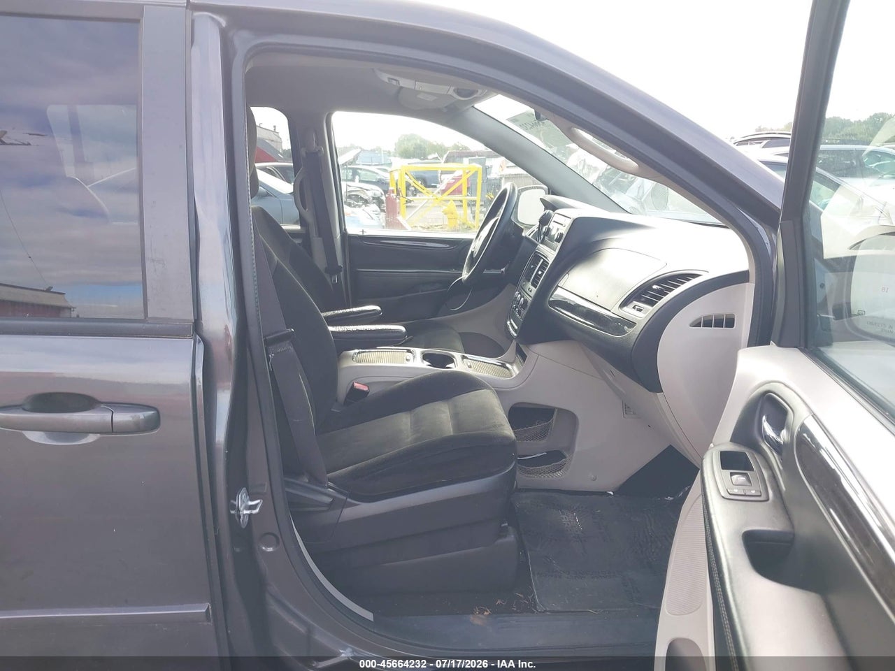 2016 DODGE GRAND CARAVAN SXT · 5/11