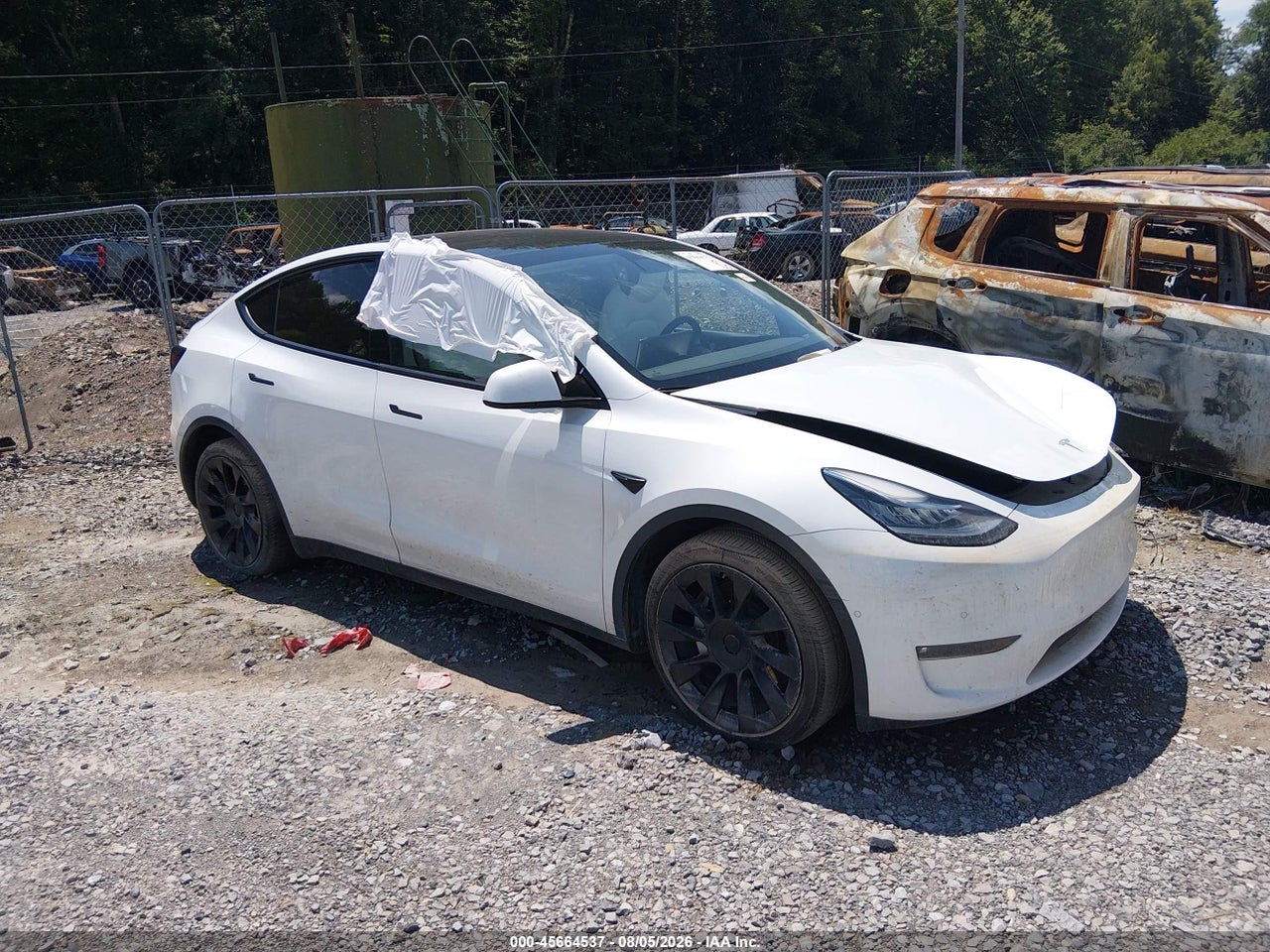 7SAYGAEE2NF****** · 2022 TESLA MODEL Y LONG RANGE DUAL MOTOR ALL-WHEEL DRIVE