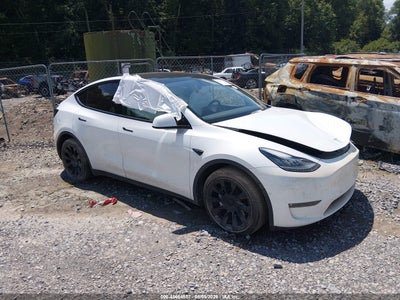 7SAYGAEE2NF****** · 2022 TESLA MODEL Y LONG RANGE DUAL MOTOR ALL-WHEEL DRIVE