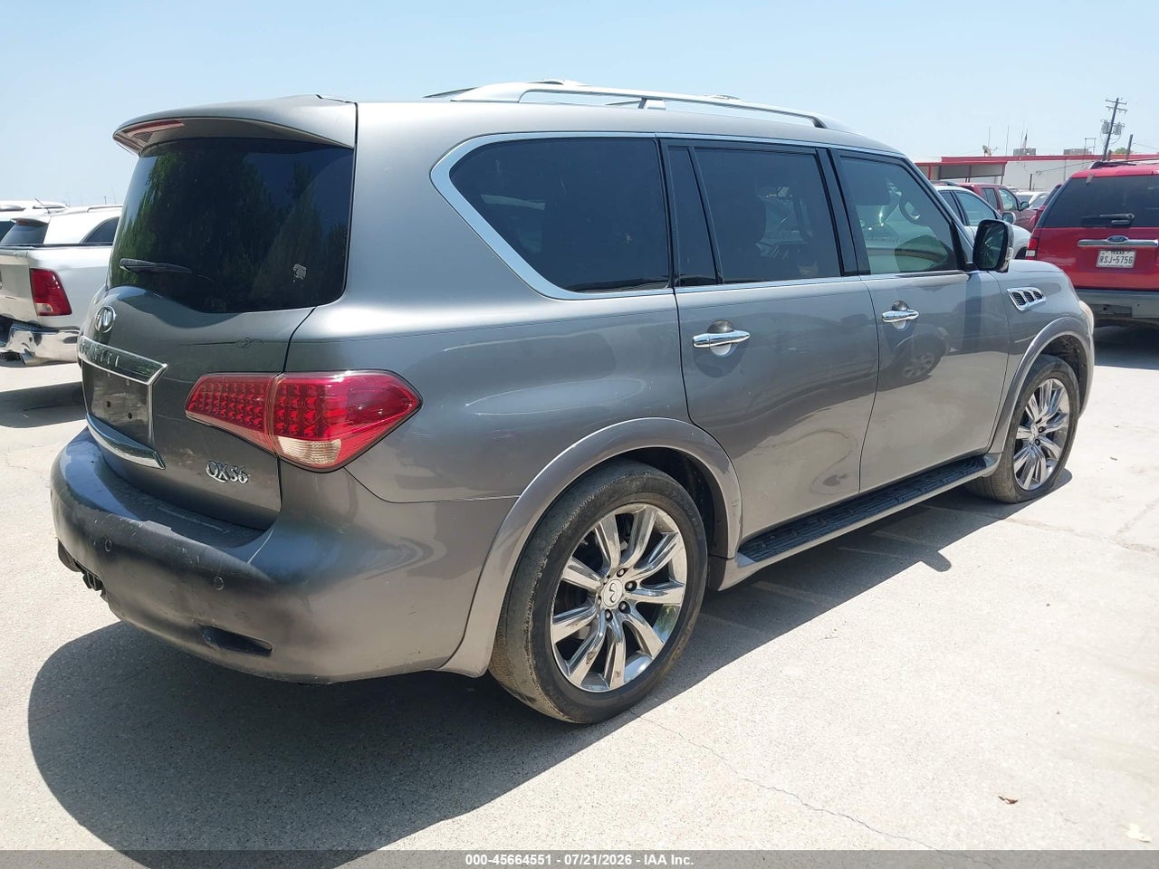 2013 INFINITI QX56   · 4/11