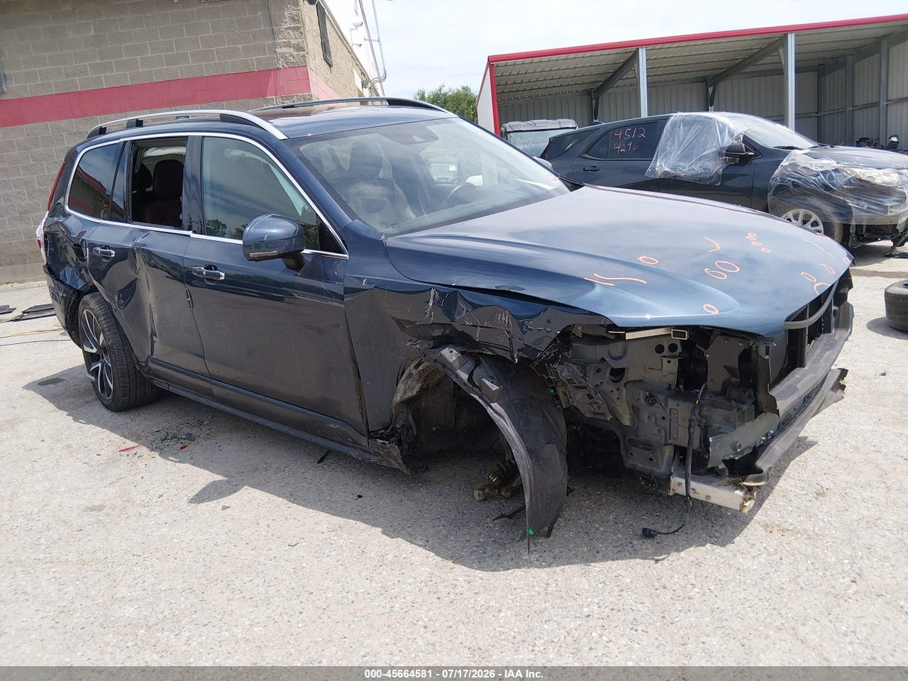 YV4A22PKXK1****** · 2019 VOLVO XC90 T6 MOMENTUM
