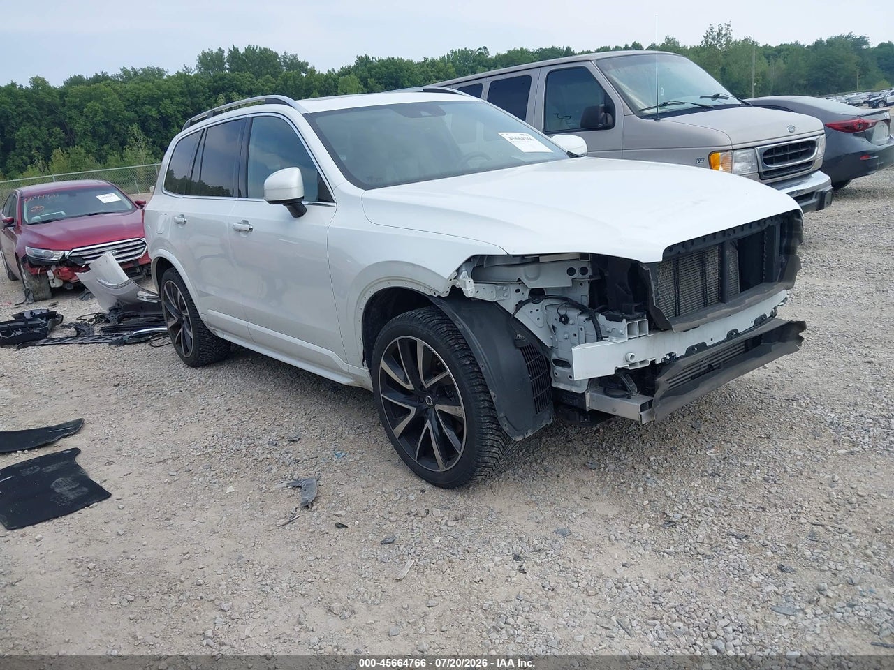 YV4A22PK6J1****** · 2018 VOLVO XC90 T6 MOMENTUM