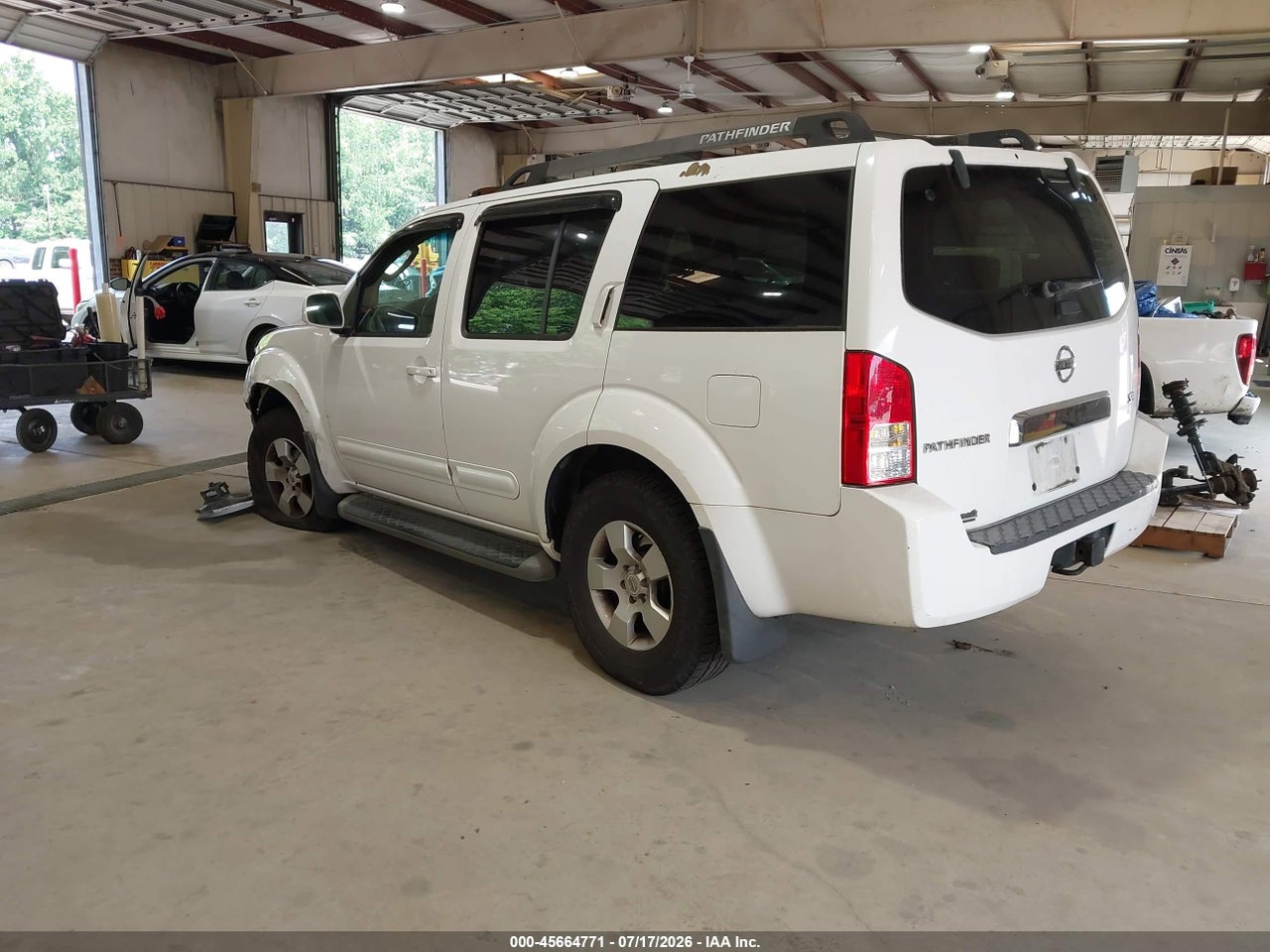 2007 NISSAN PATHFINDER SE · 3/11