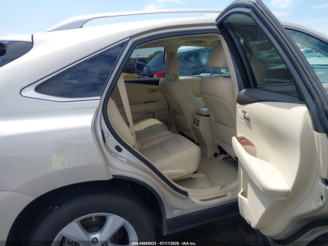 2T2BK1BA5FC****** · 2015 LEXUS RX 350 · 8/11