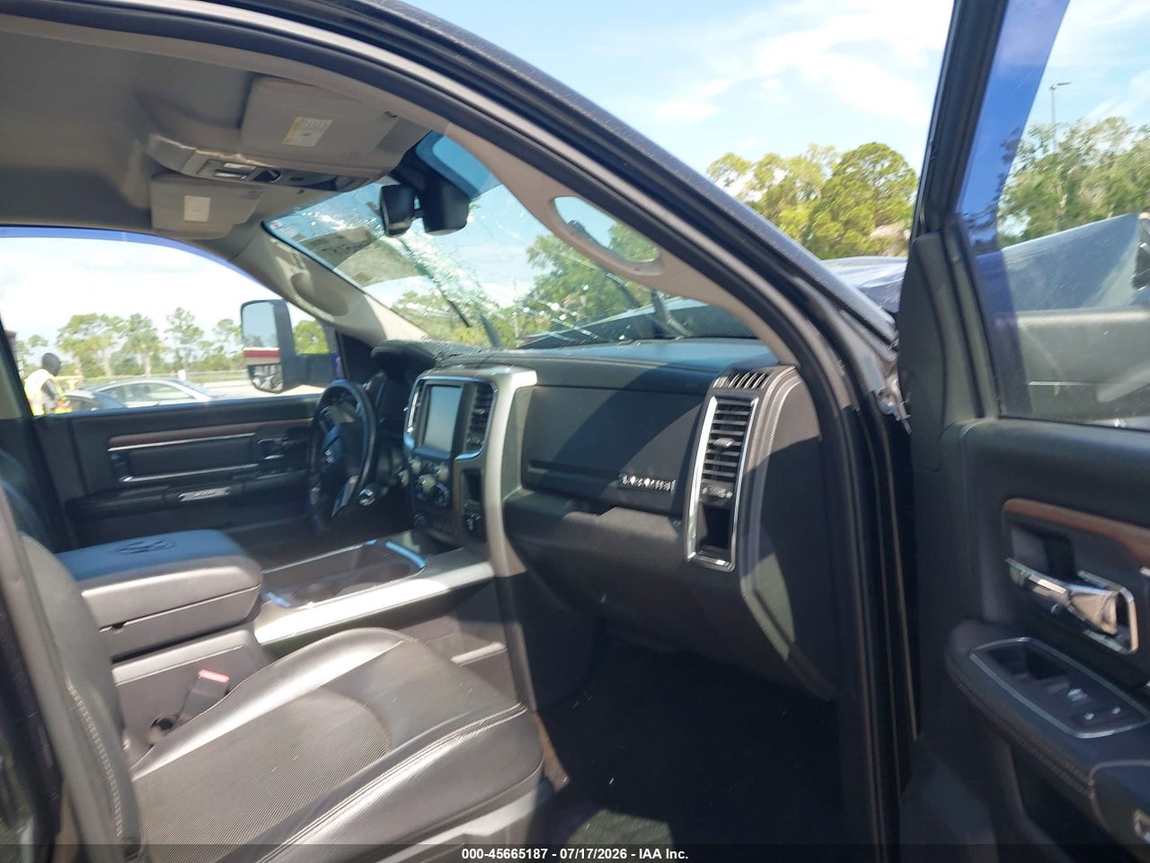 2016 RAM 2500 LARAMIE · 5/11