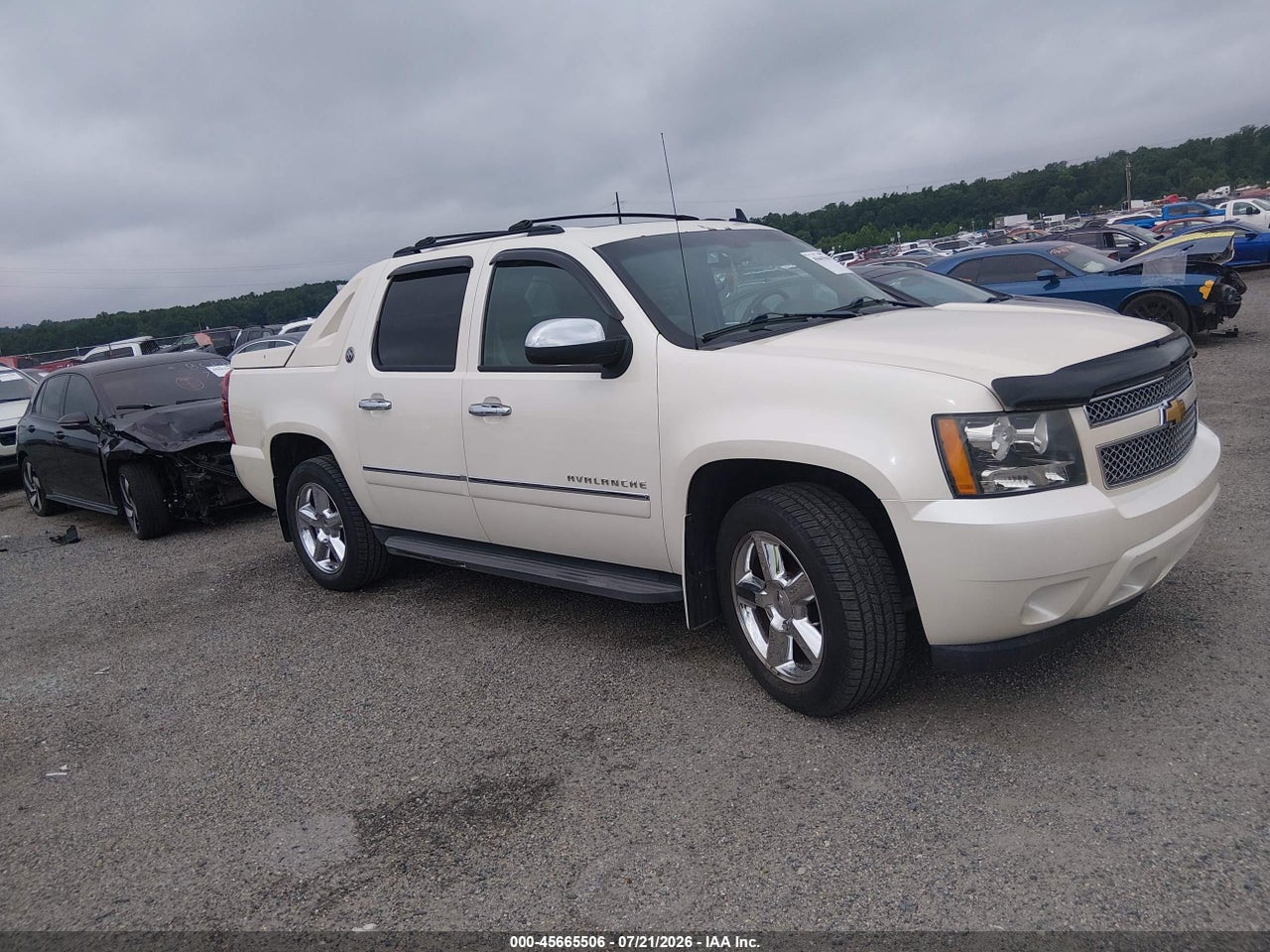 3GNTKGE76DG****** · 2013 CHEVROLET AVALANCHE LTZ