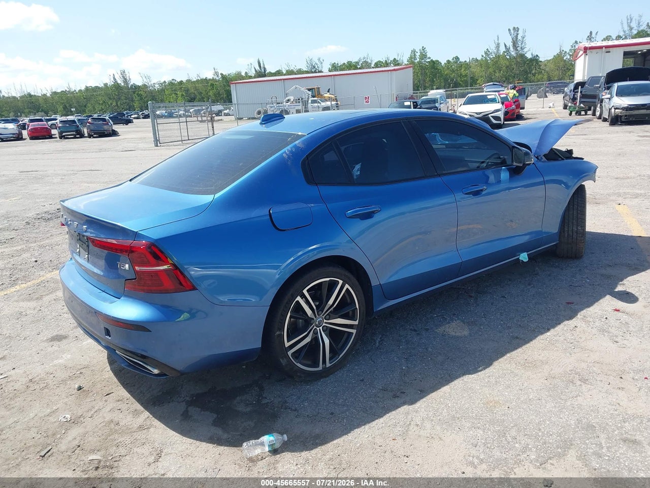 2021 VOLVO S60 T5 R-DESIGN · 4/11