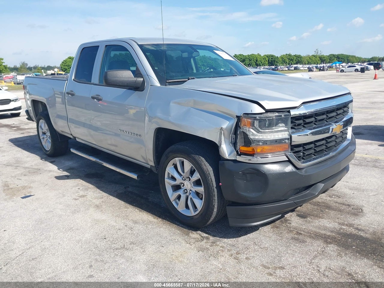 2GCRCNEC3K1****** · 2019 CHEVROLET SILVERADO 1500 LD WT
