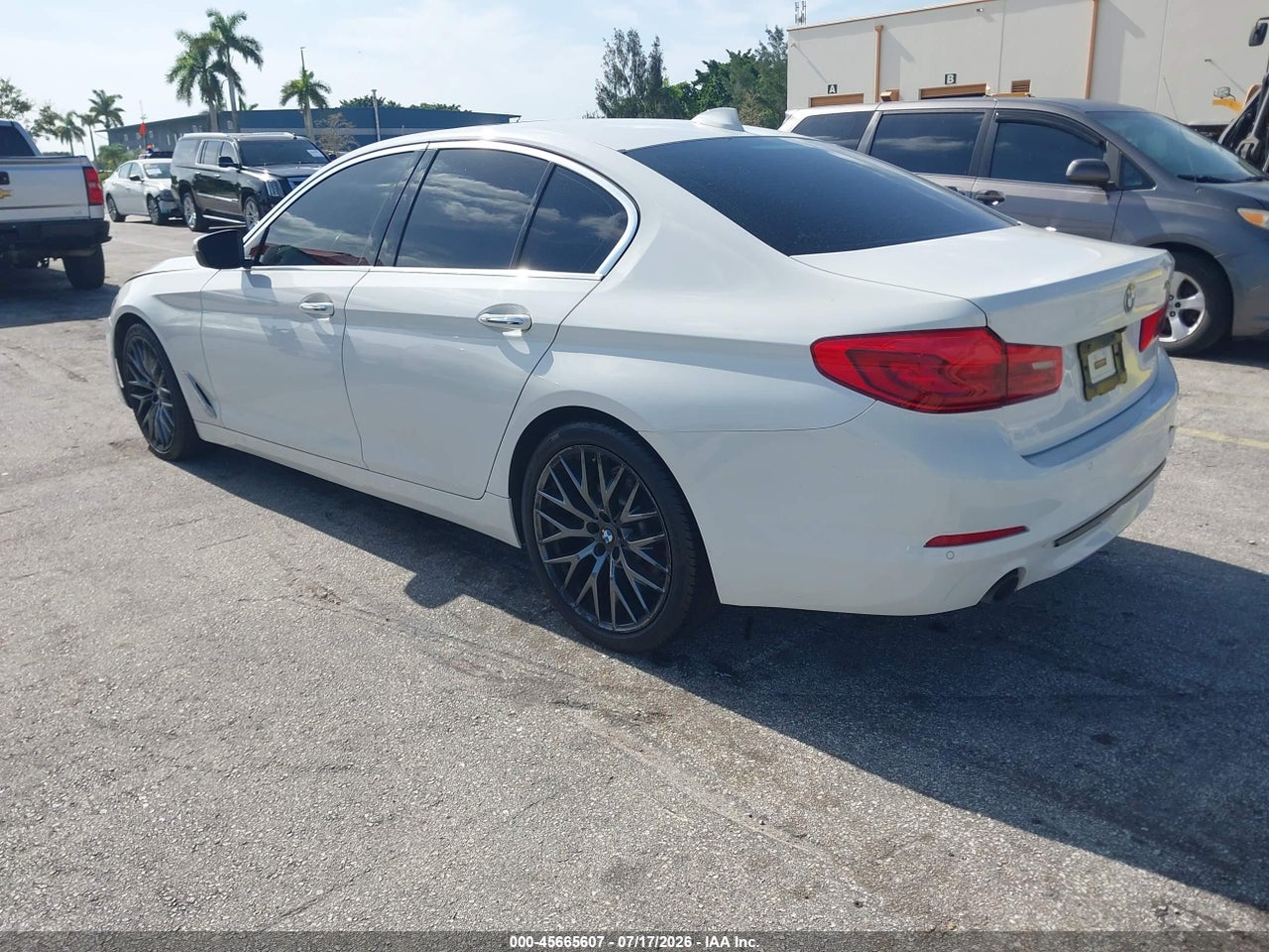2018 BMW 530I   · 3/11