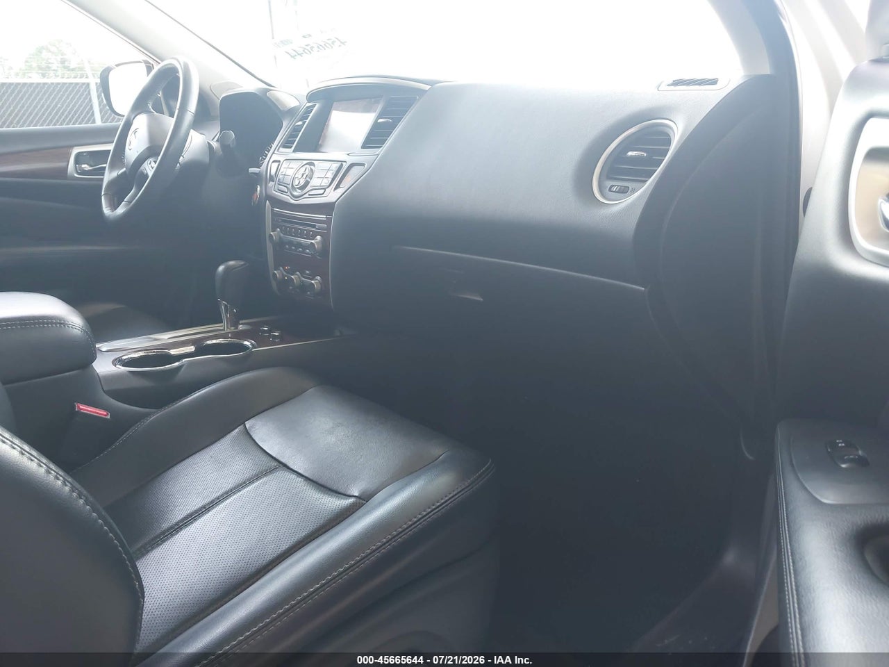 2017 NISSAN PATHFINDER PLATINUM · 5/11