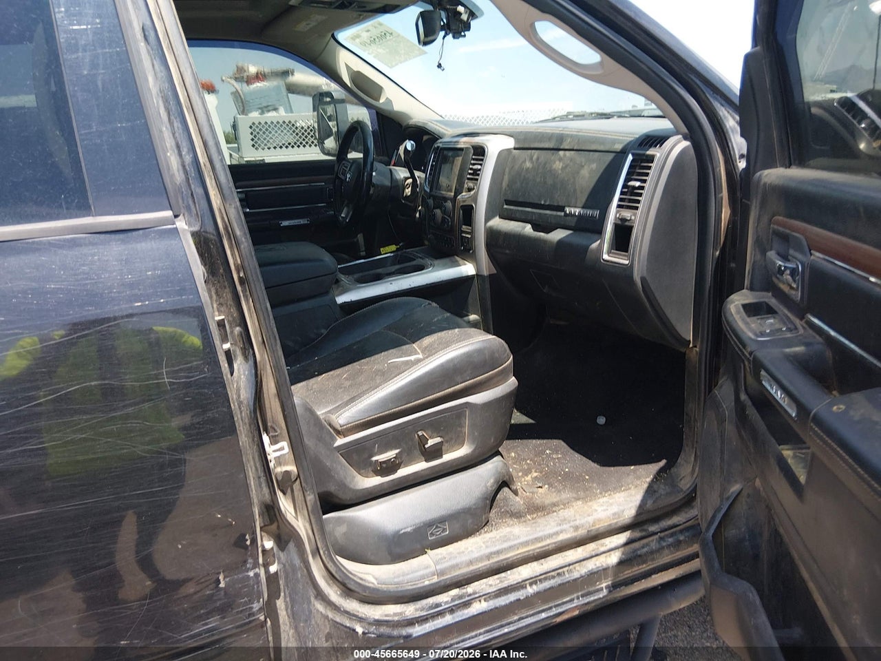 2017 RAM 3500 LARAMIE  4X4 6'4 BOX · 5/10