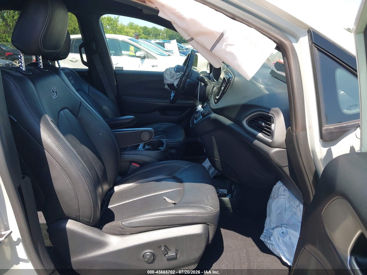 2020 CHRYSLER PACIFICA AWD LAUNCH EDITION · 5/11