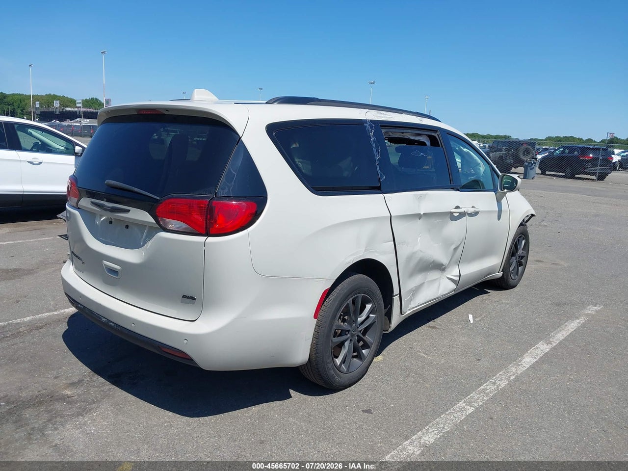 2020 CHRYSLER PACIFICA AWD LAUNCH EDITION · 4/11