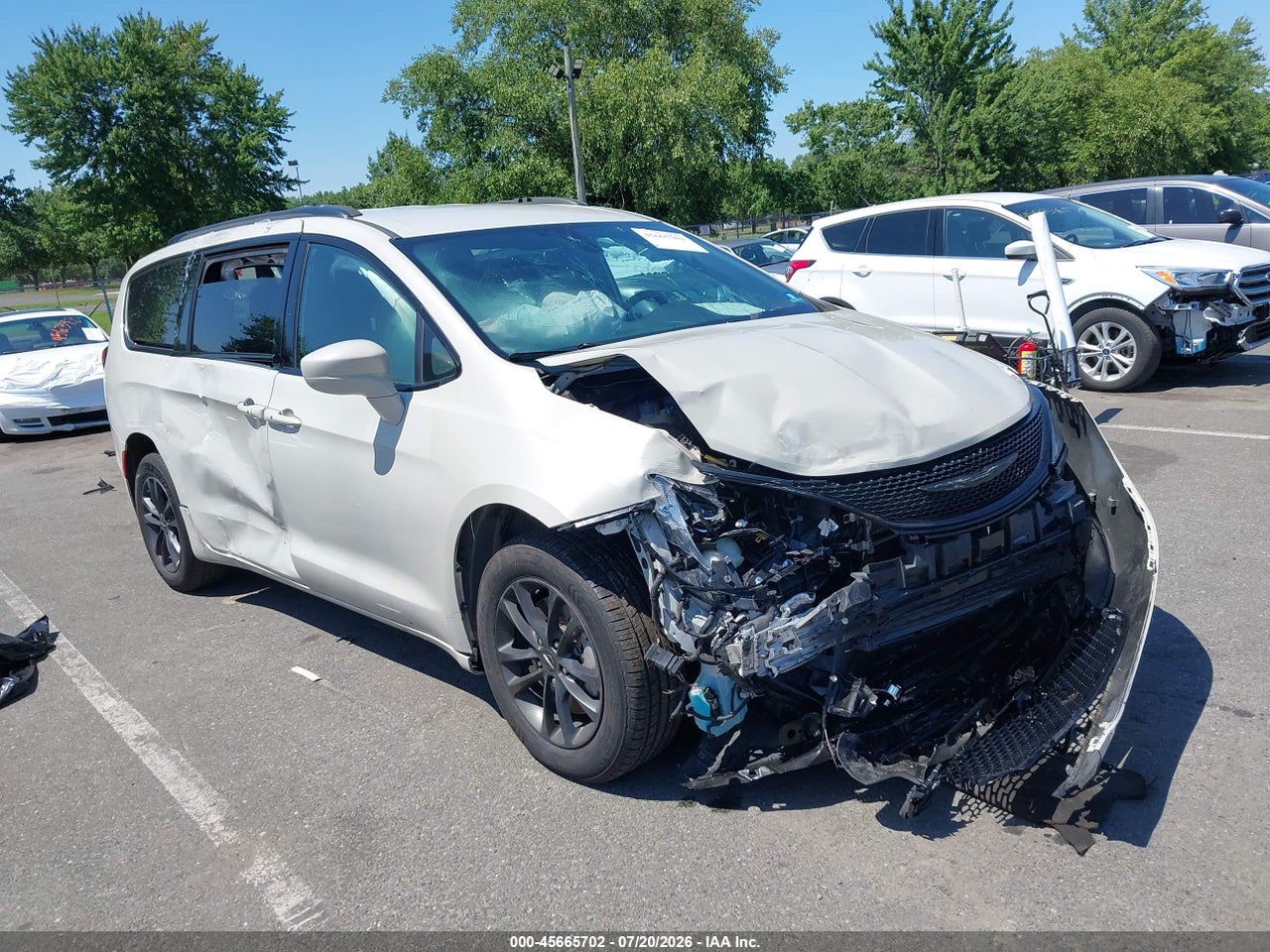 2C4RC3BG4LR****** · 2020 CHRYSLER PACIFICA AWD LAUNCH EDITION