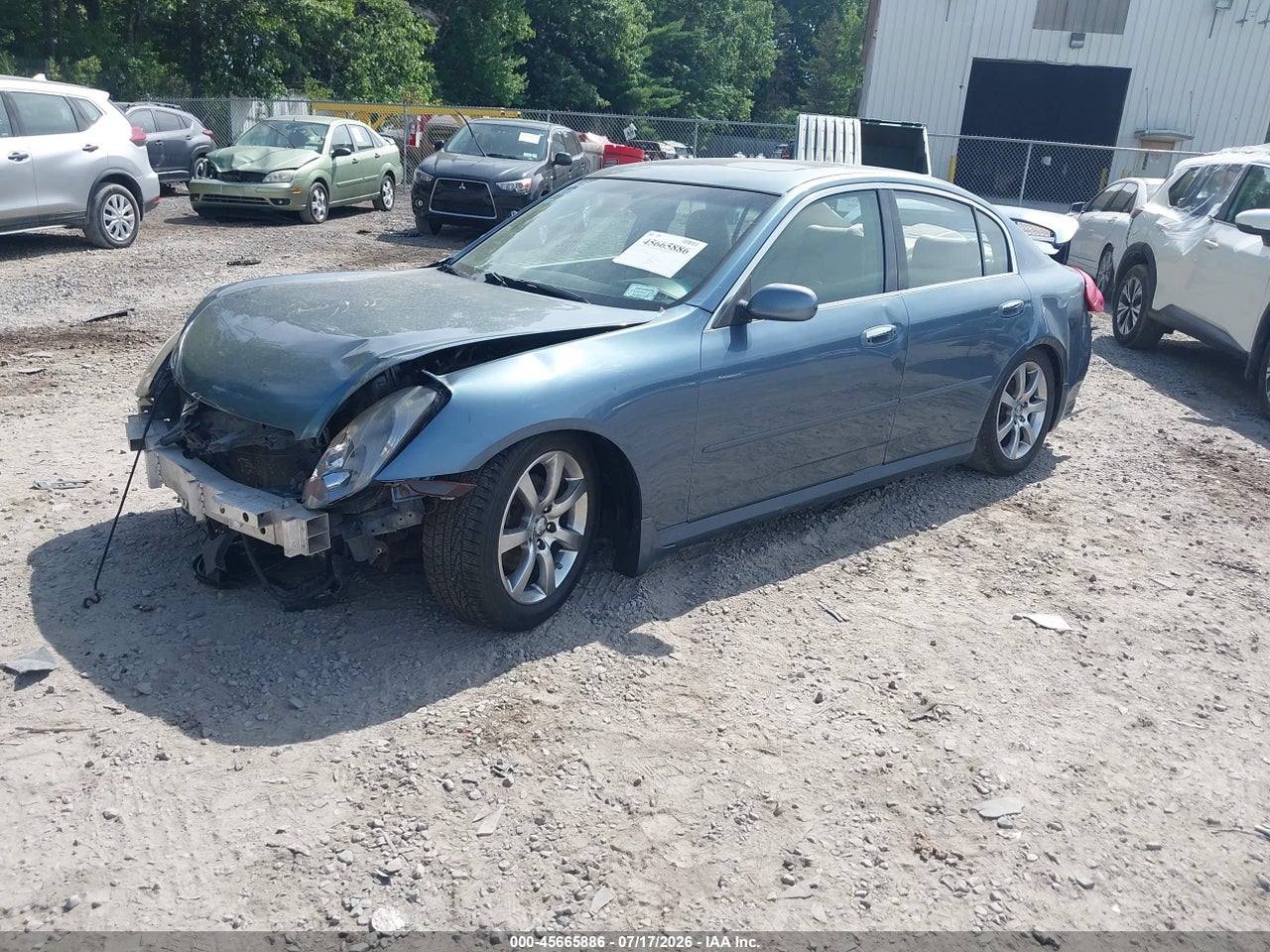 2005 INFINITI G35X   · 2/10