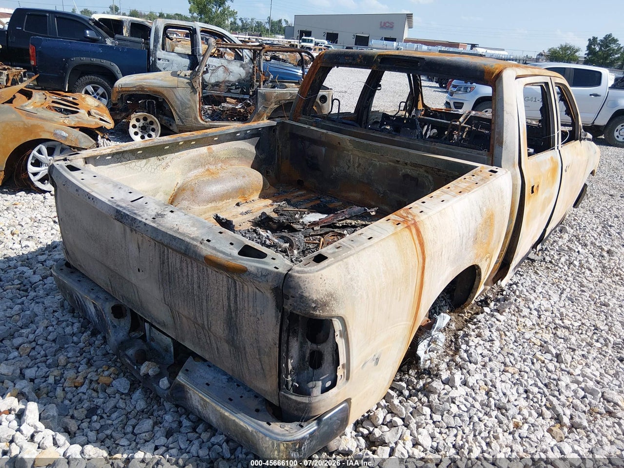 2023 RAM 1500 CLASSIC SLT · 4/10
