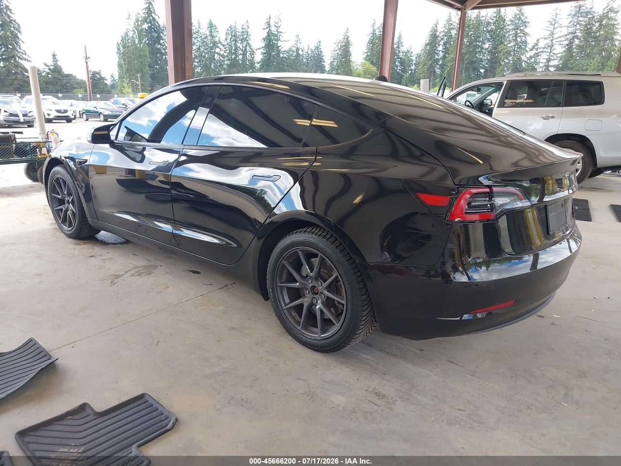 2023 TESLA MODEL 3 REAR-WHEEL DRIVE · 3/9