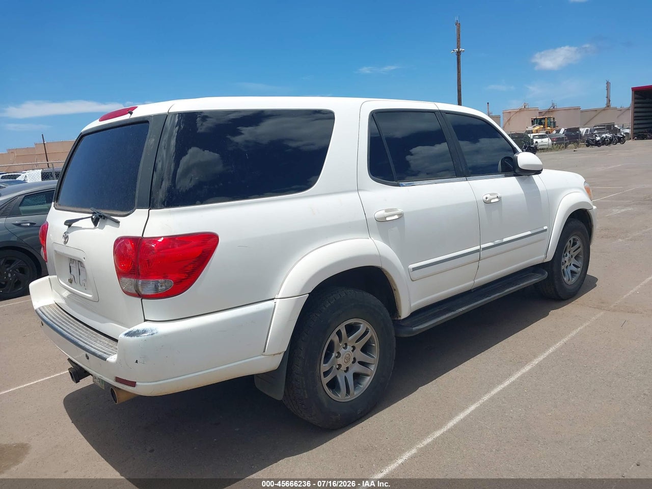 2005 TOYOTA SEQUOIA SR5 V8 · 4/11