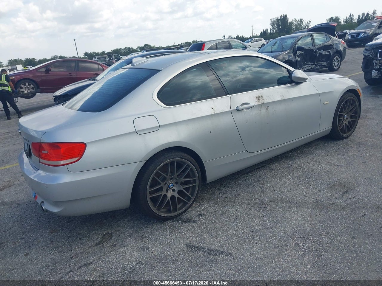2008 BMW 335XI   · 4/11