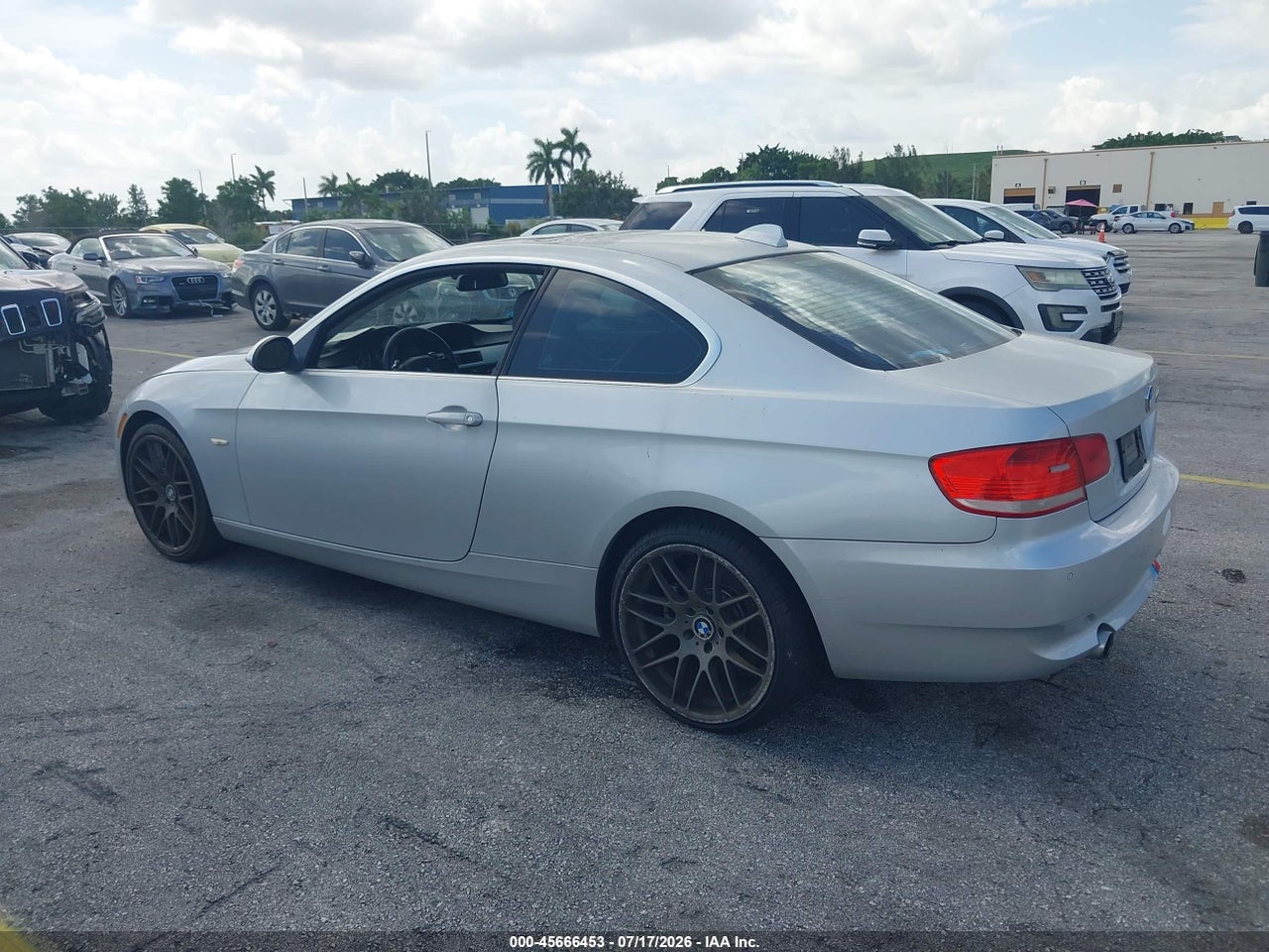2008 BMW 335XI   · 3/11
