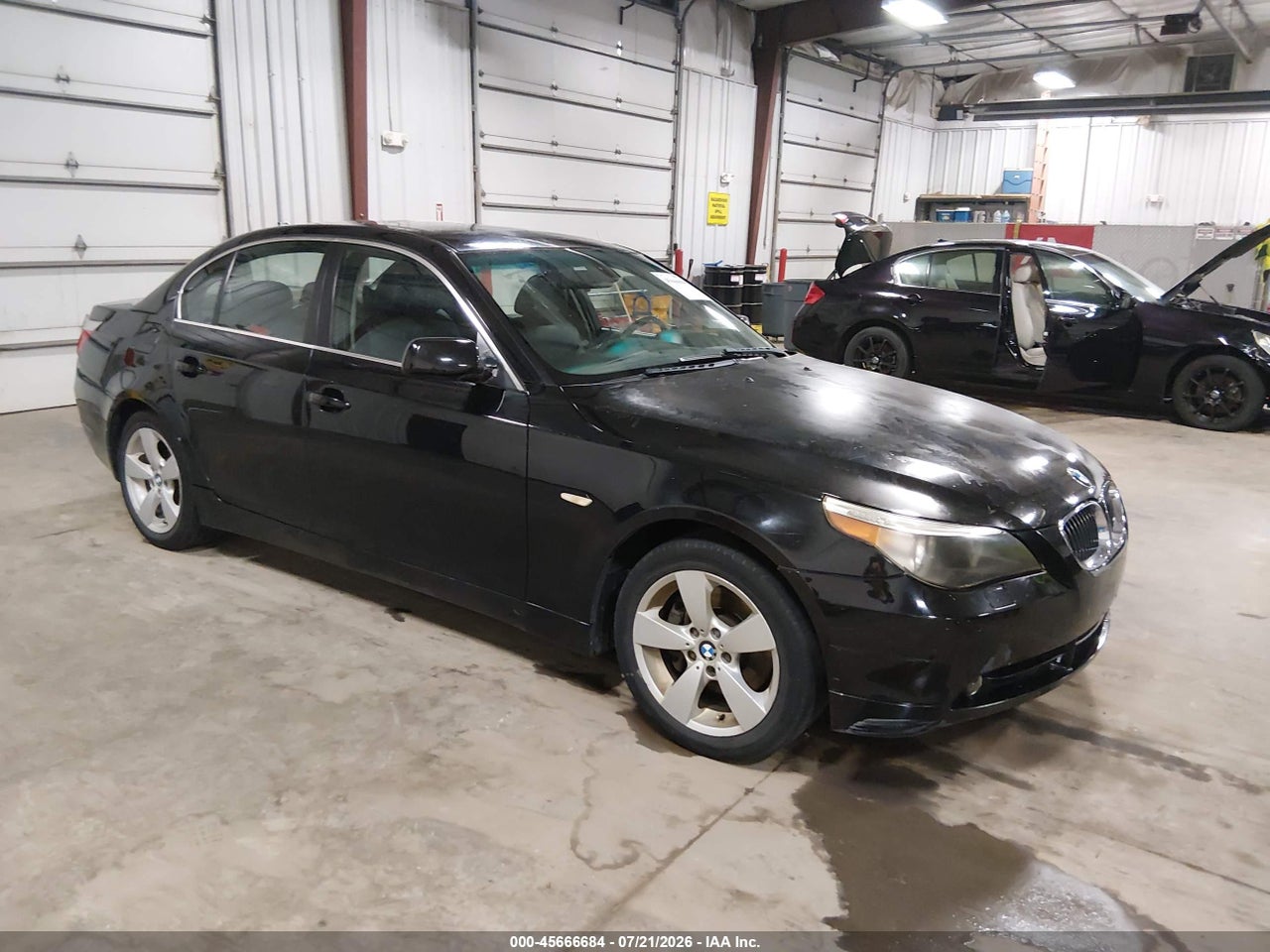 WBANF33526C****** · 2006 BMW 525XI