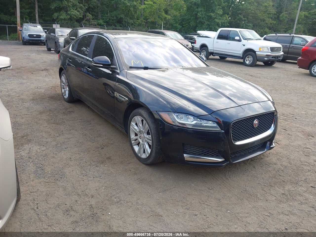 SAJBJ4BV1GC****** · 2016 JAGUAR XF 35T PREMIUM