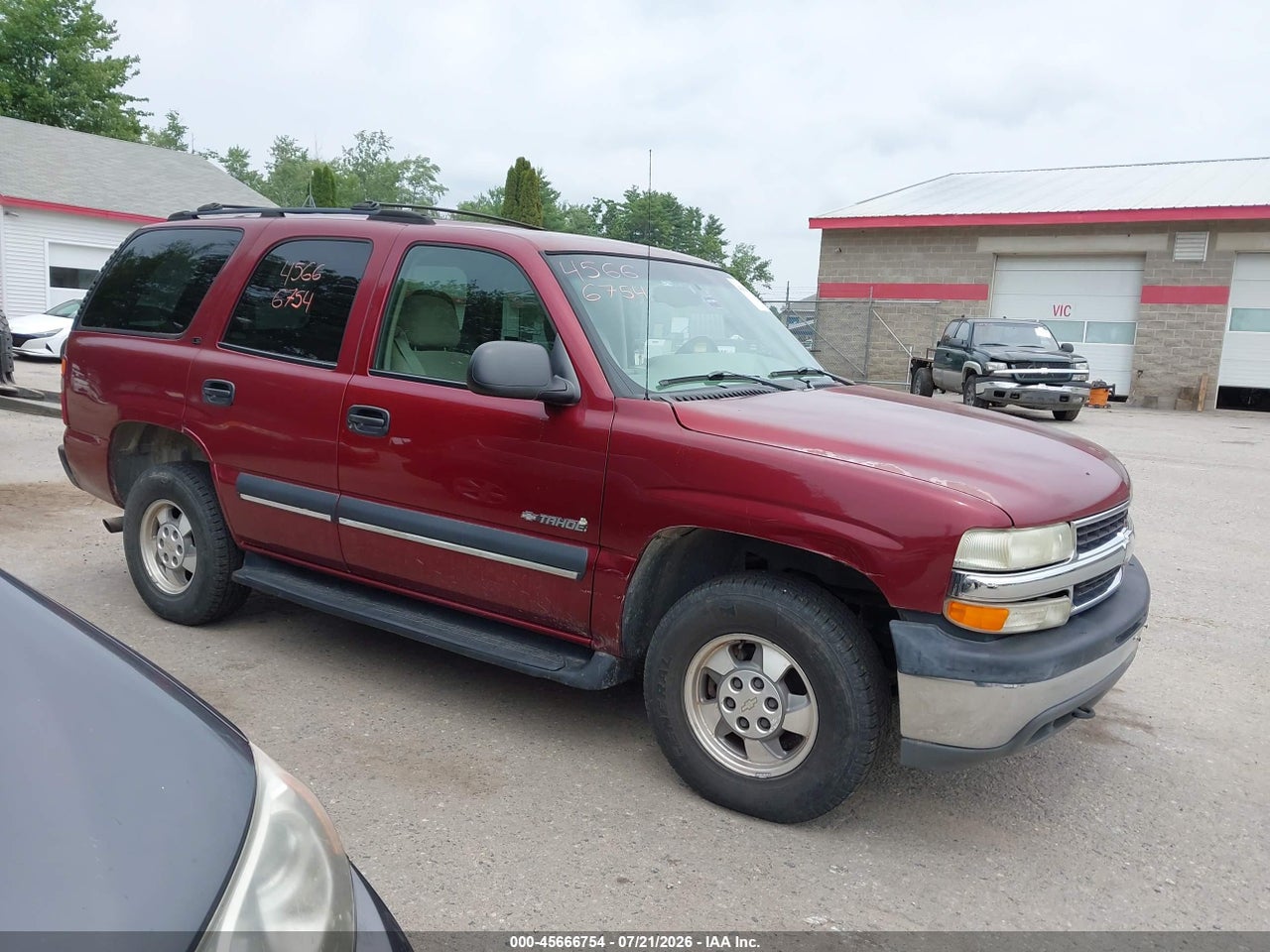 1GNEK13V82J****** · 2002 CHEVROLET TAHOE LS