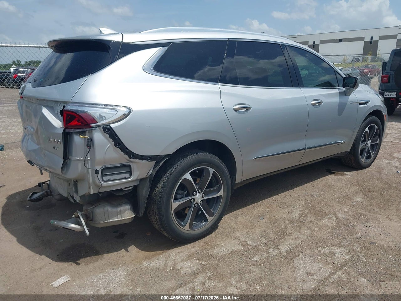 2022 BUICK ENCLAVE FWD ESSENCE · 4/11