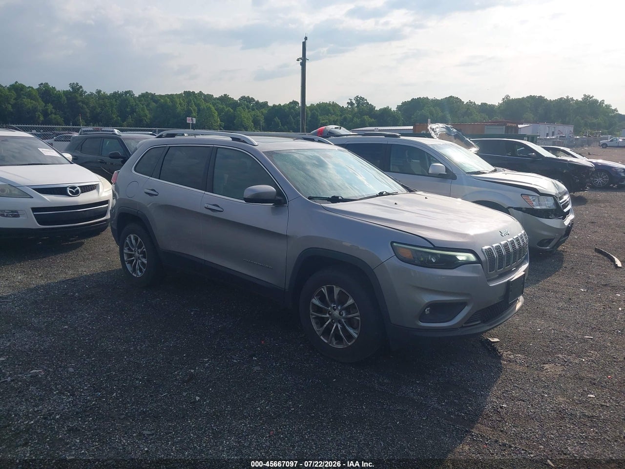 1C4PJMLB4KD****** · 2019 JEEP CHEROKEE LATITUDE PLUS 4X4