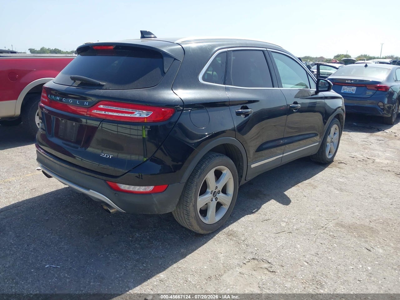 2018 LINCOLN MKC PREMIERE · 4/11
